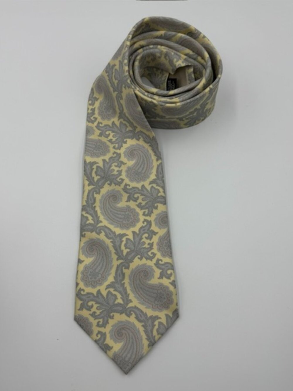 Ermenegildo Zegna Luxury Italian Silk Tie Pastel Paisley Design